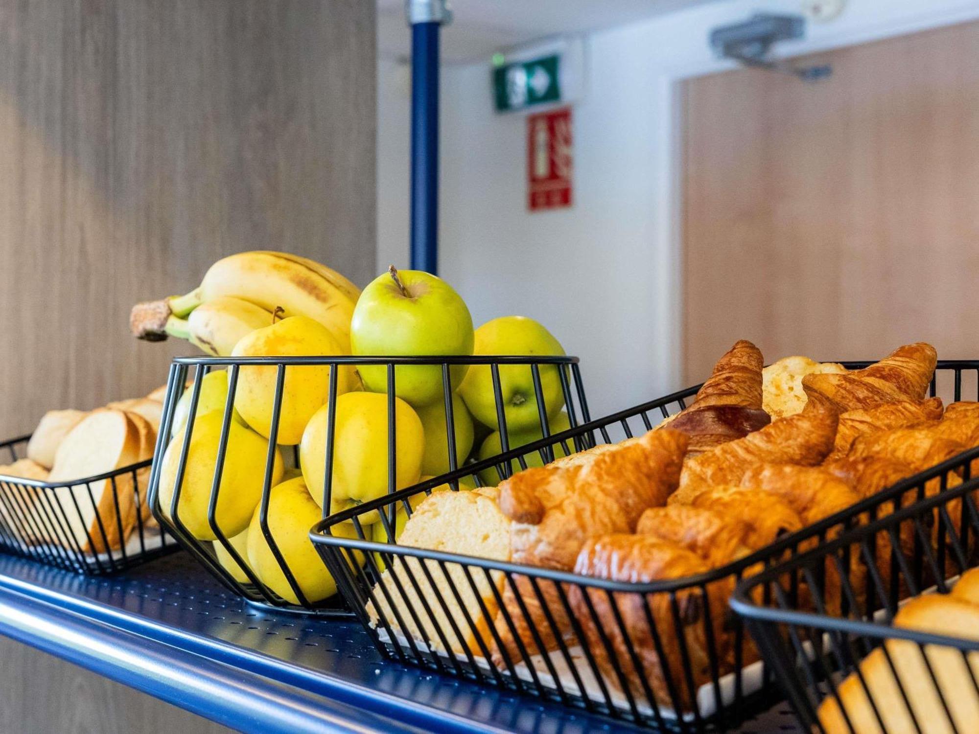 Ibis Budget Carcassonne Aeroport - A61 Zewnętrze zdjęcie